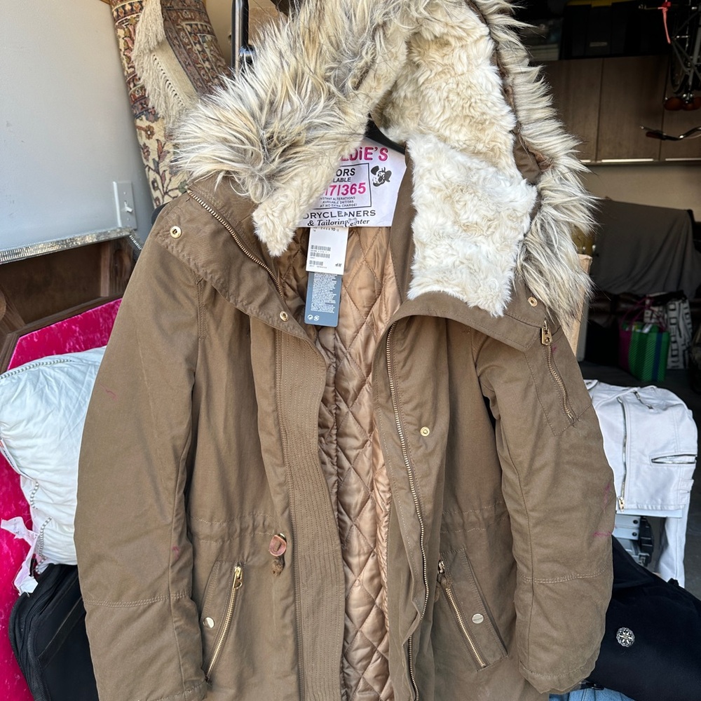 Women's Fur-Lined Parka Coat - Brown